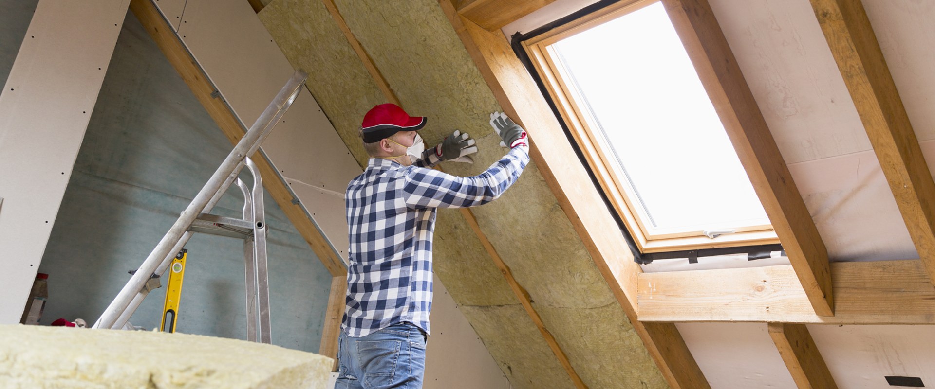 The Benefits of Fiberglass Insulation for Energy Efficient Roofing