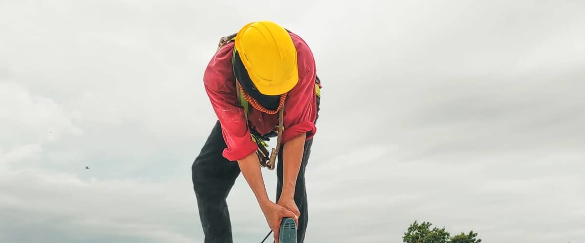 Researching and Comparing Contractors for Roofing and Insulation: A Comprehensive Guide